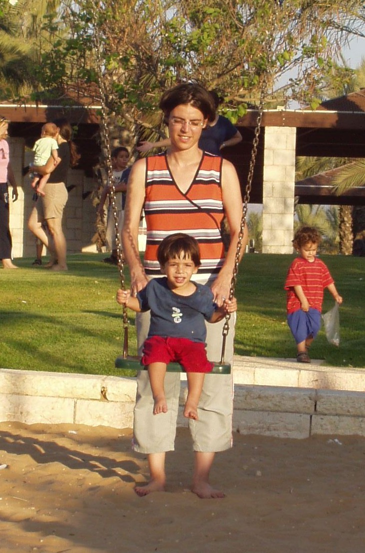 הפחדים שלי נראים טוב יותר בחושך